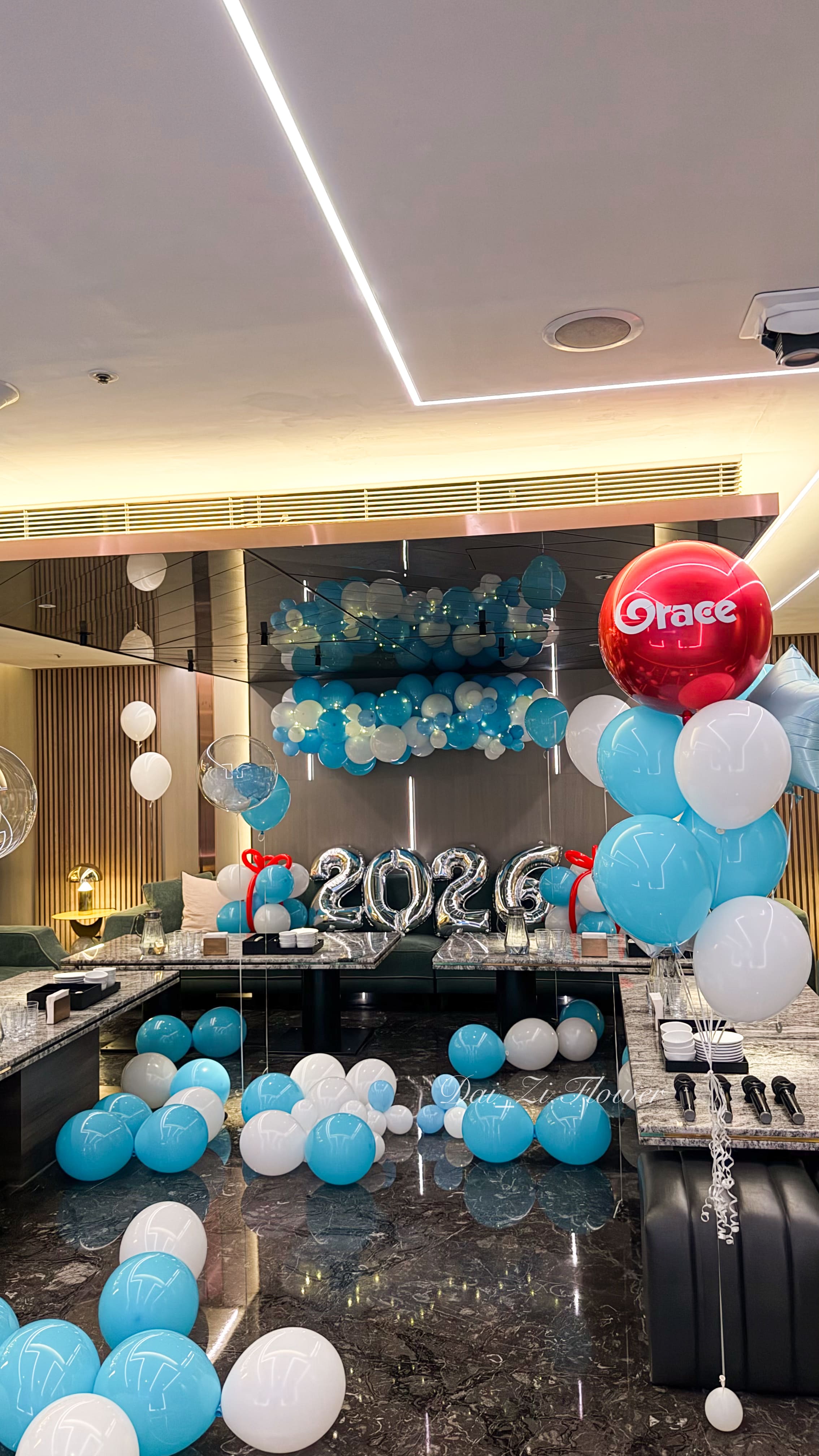ONCOR企業派對全景佈置-台灣恩慈跨年晚會氣球雲海規劃