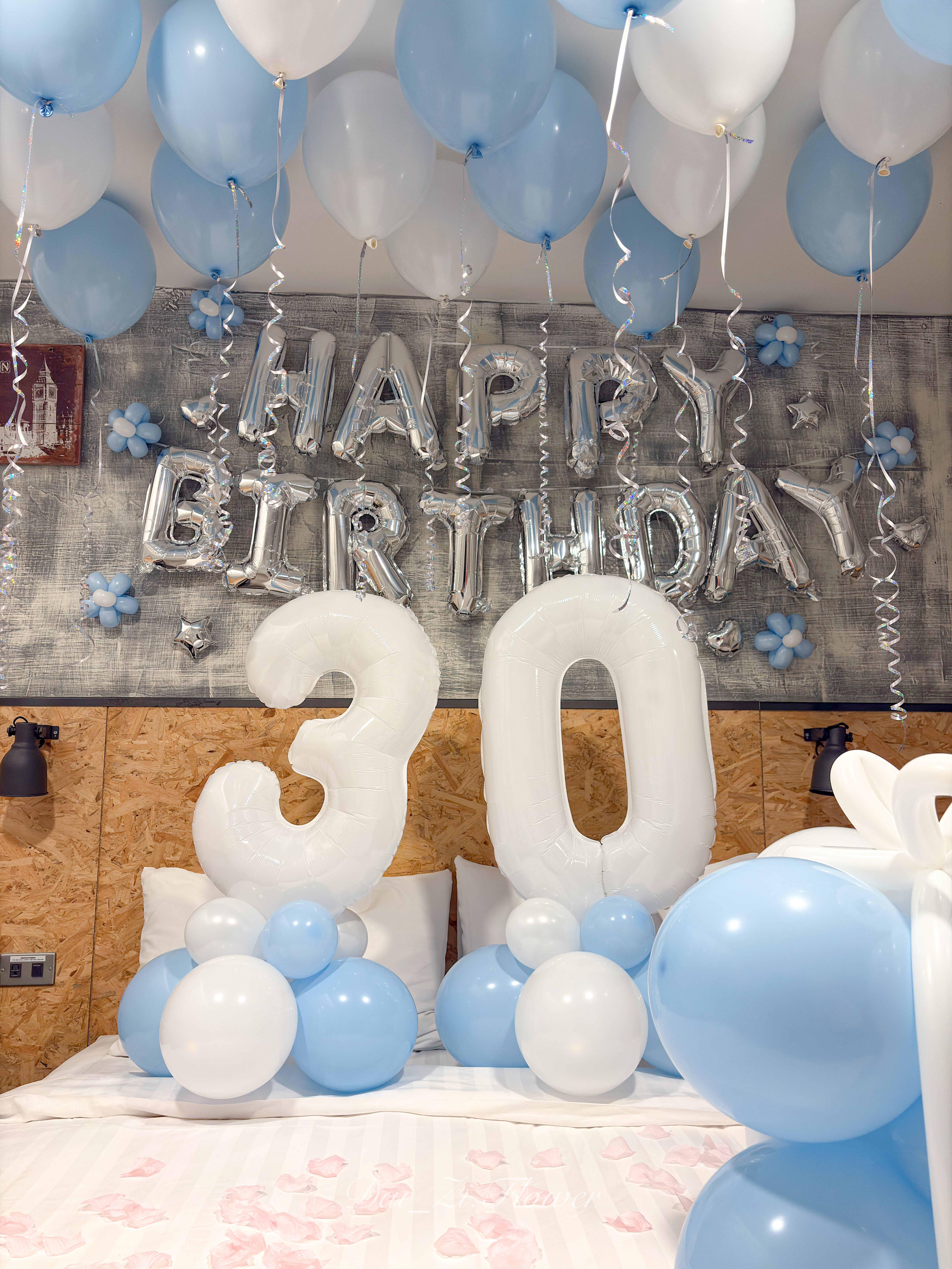 DAIZI-代紫花藝-HAPPY-BIRTHDAY銀色字母氣球牆-30歲白色數字氣球-質感派對空間設計