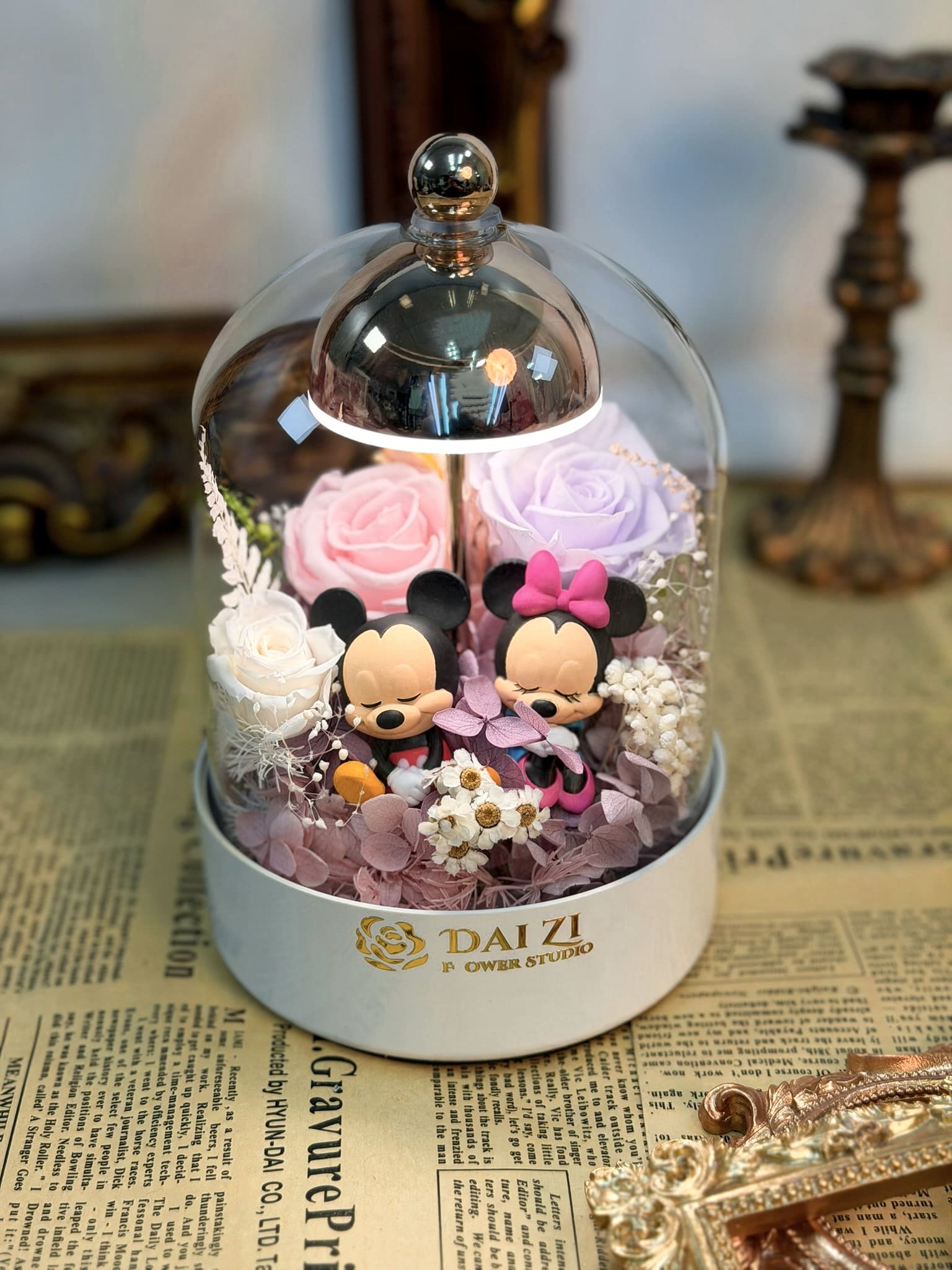 DAIZI代紫花藝｜米奇米妮迪士尼永生花玻璃夜燈｜大台北情人節生日禮物推薦設計