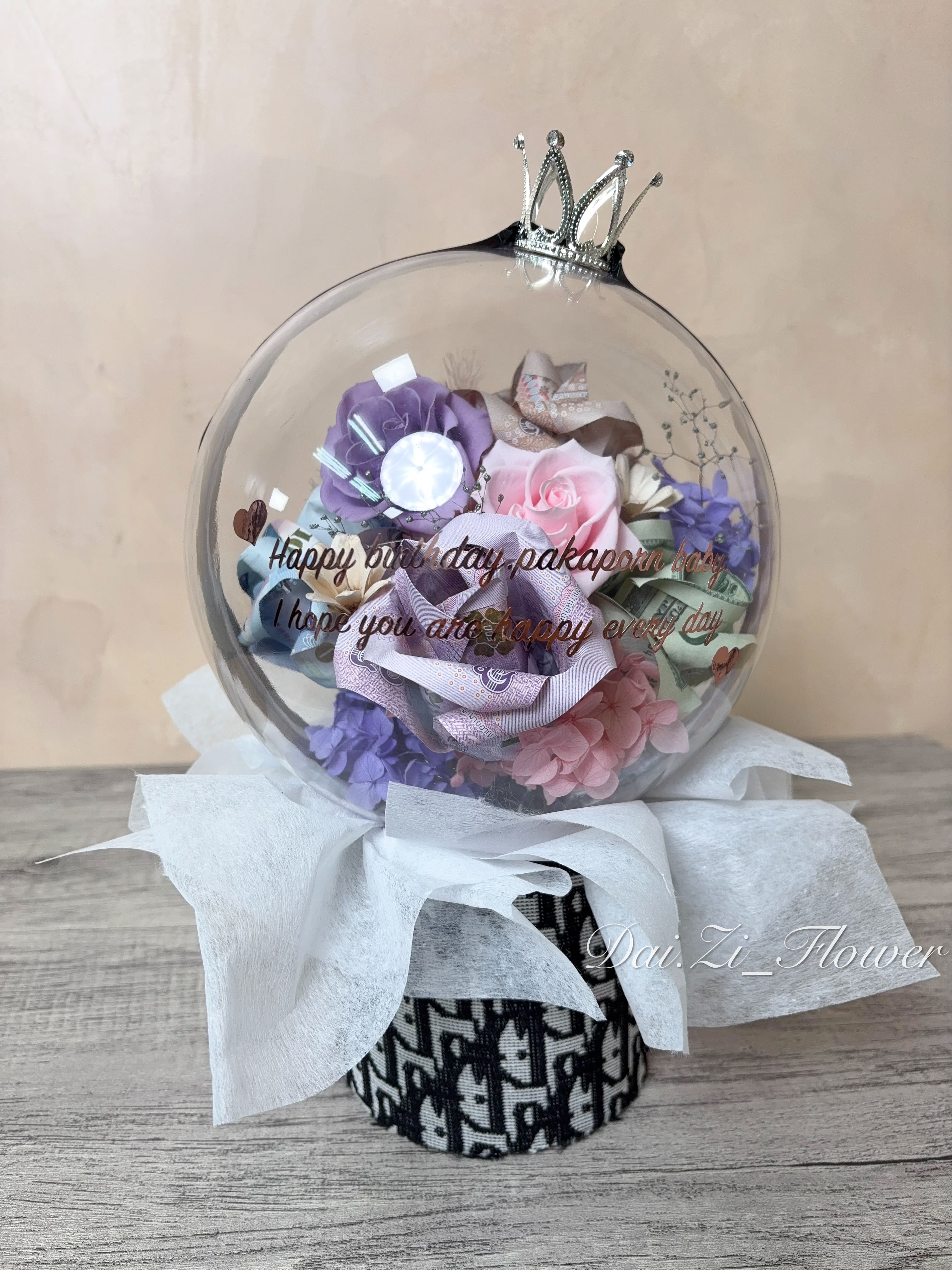 台北客製化水晶球永生花禮盒-鈔票玫瑰花束透明球-皇冠造型生日禮物-永生花水晶球推薦台灣花店