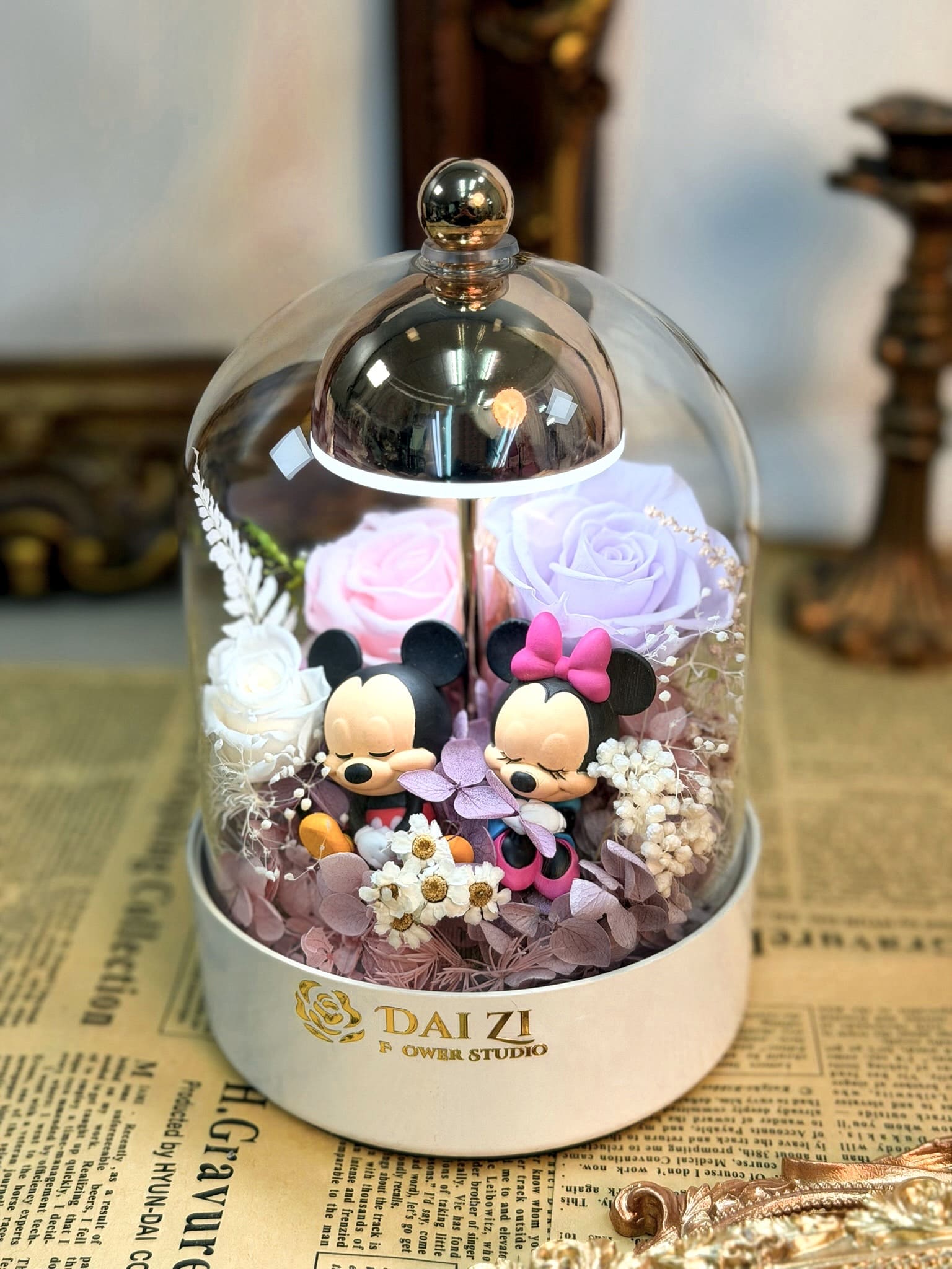 永生花玻璃夜燈｜米奇米妮浪漫迪士尼花禮｜大台北客製化永生花店代紫花藝專業製作