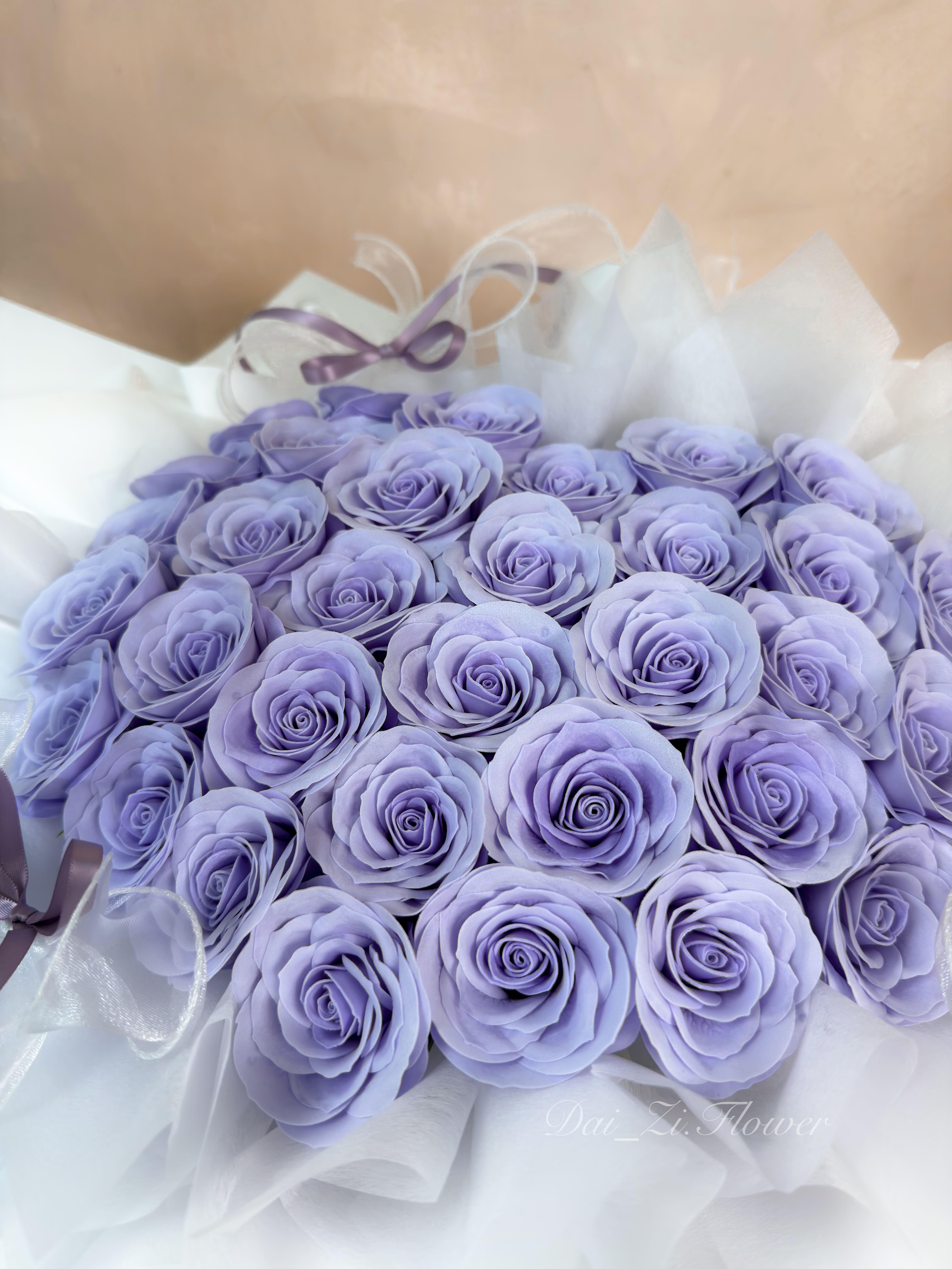 台北精品花店客製化：夢幻淡紫色香皂玫瑰花束，DAIZI 代紫花藝提供全台精緻香皂花禮物配送服務。